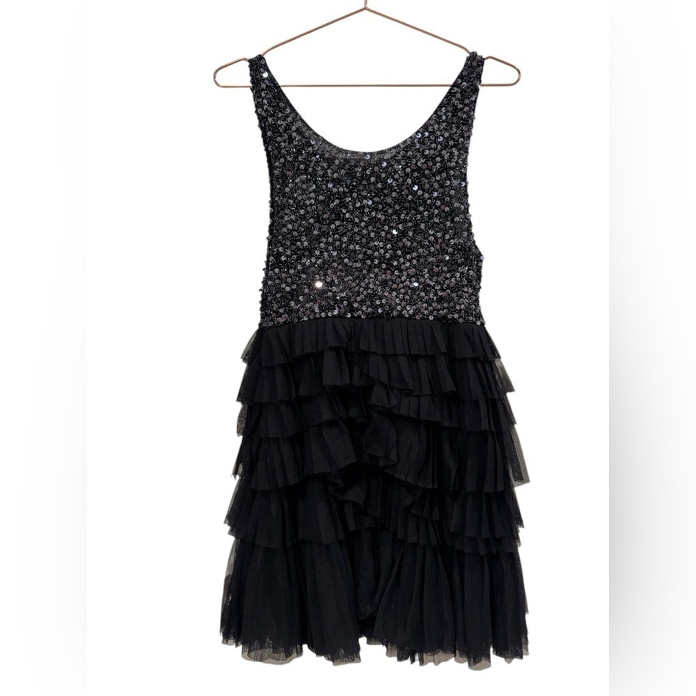 Alice + Olivia Black Sequin Tiered Ruffle Cocktail Dress